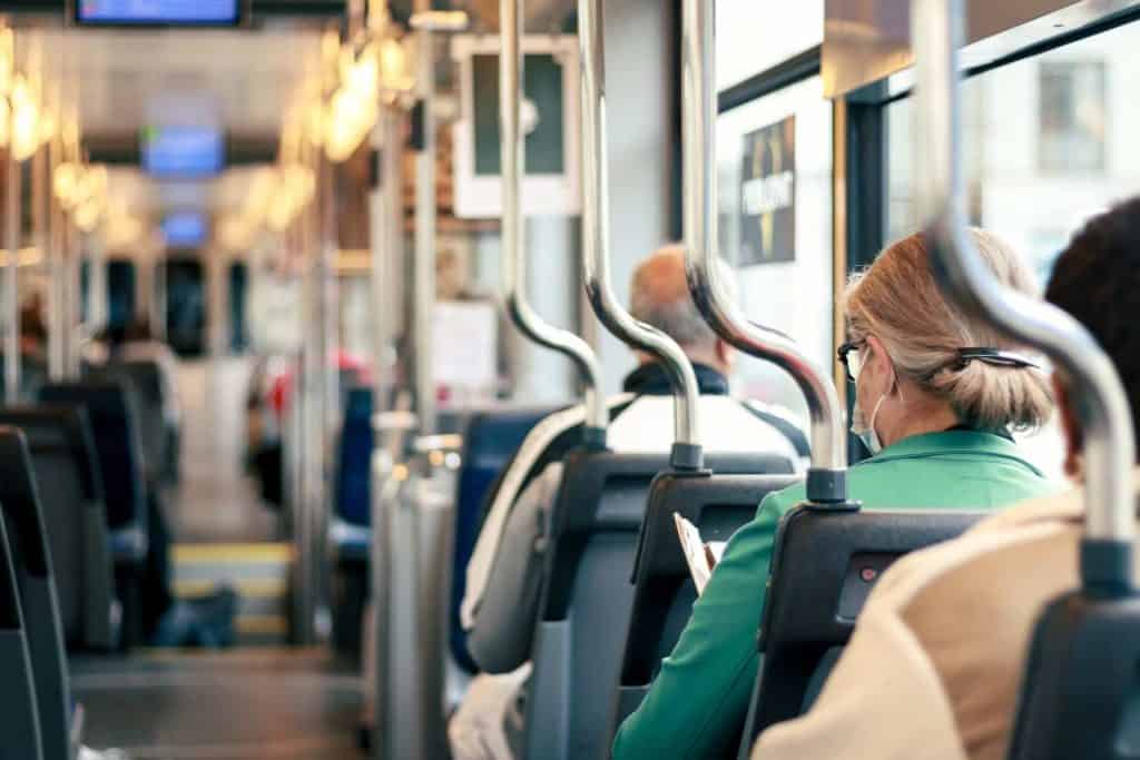 How to Choose the Right Charter Bus Rental for Corporate Events